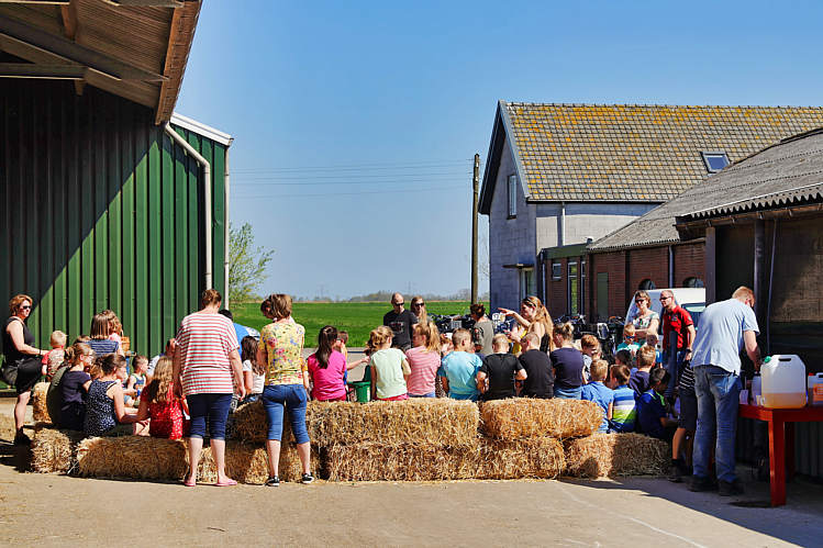 Paaseieren zoeken met en door speeltuinvereniging Wildebras_36